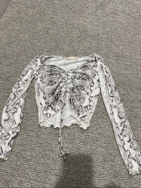 Altar'd State White and Gray Snake-Print Ruched Front Long Sleeve Top
